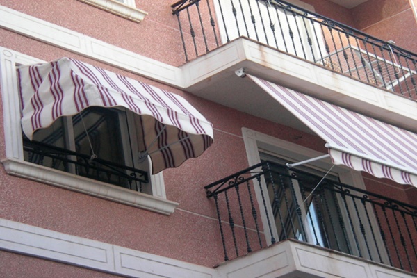 instalar toldos para balcones
